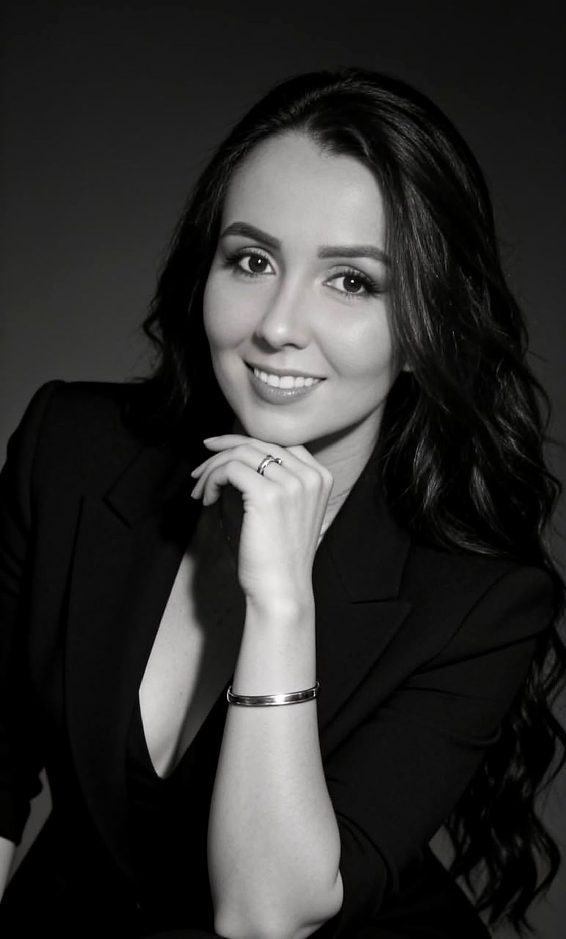 Advogada previdenciária Amanda Cardoso, disponível para atendimento sobre benefícios do INSS